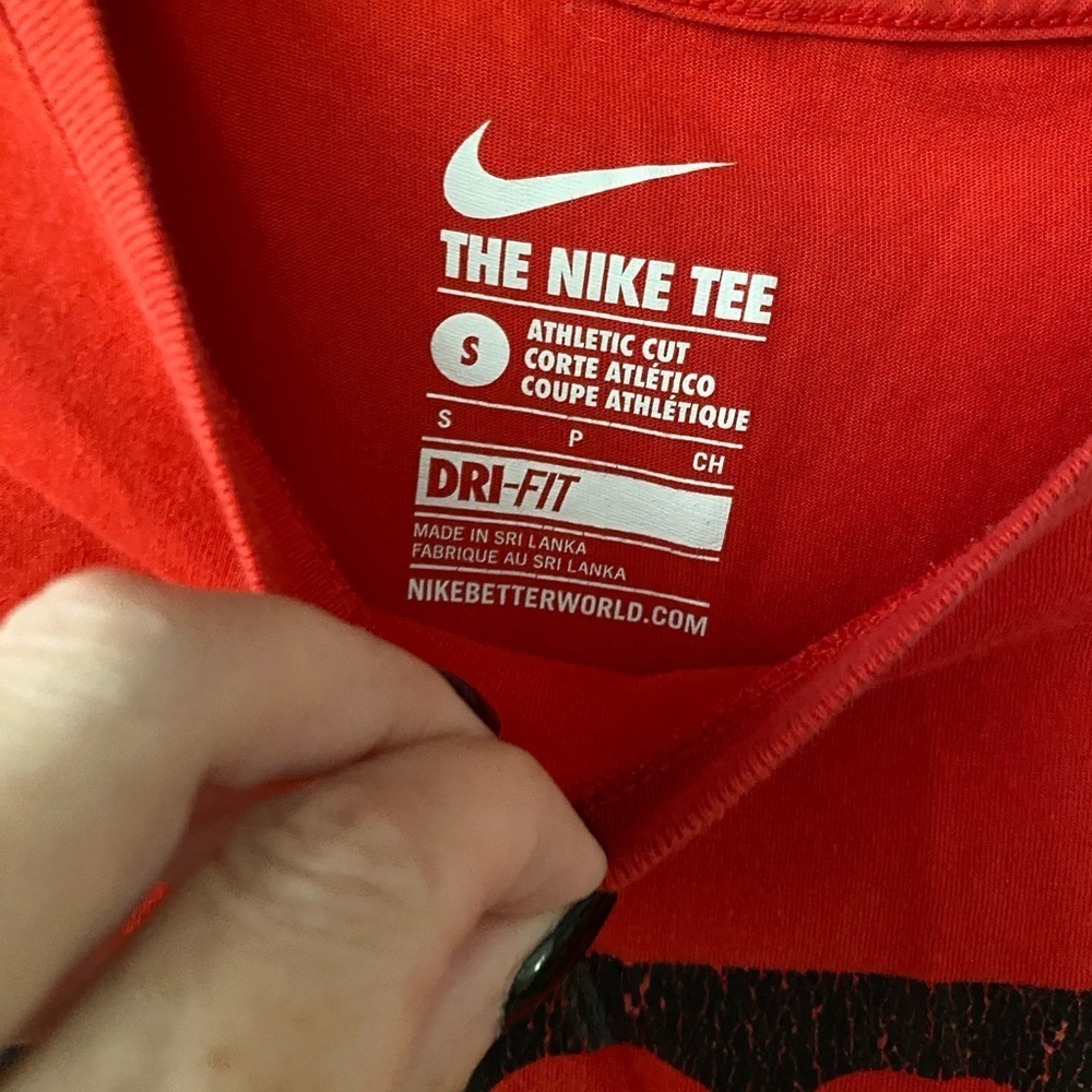 Nike Shirt Men’s Small Red Swoosh Dri Fit Graphic Performance Tee Athletic Cut - Picture 4 of 5